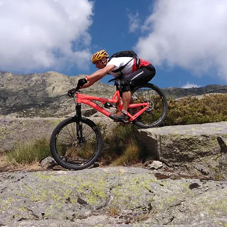 Avenida Arenas de San Pedro