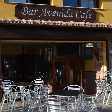 Avenida Pensión Arenas de San Pedro