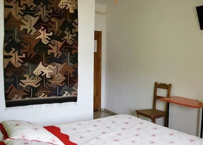 Avenida בית הארחה *